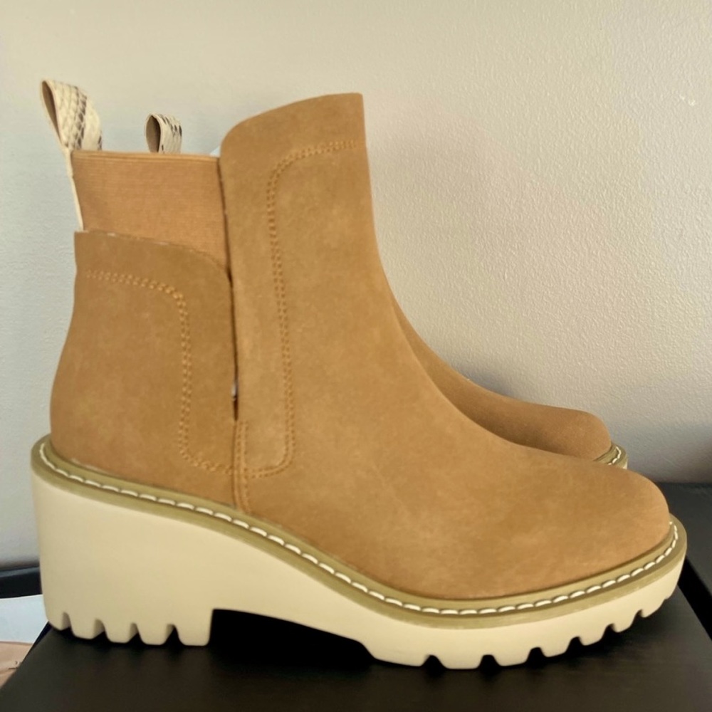 Nicole Miller Women’s Pocas Wedge Lug Platform Chelsea Boot